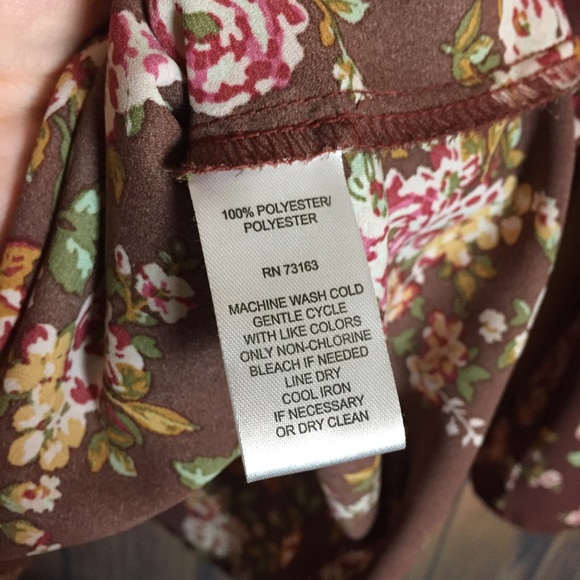 Cupio XL Floral Peekaboo Shoulder Bell Sleeve Top - Picture 8 of 8